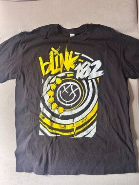 Blink 182 Retro Punk Rock Y2K Graphic T-Shirt Black Size Large Smiley Face